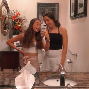 Meet your Posher, Cecily